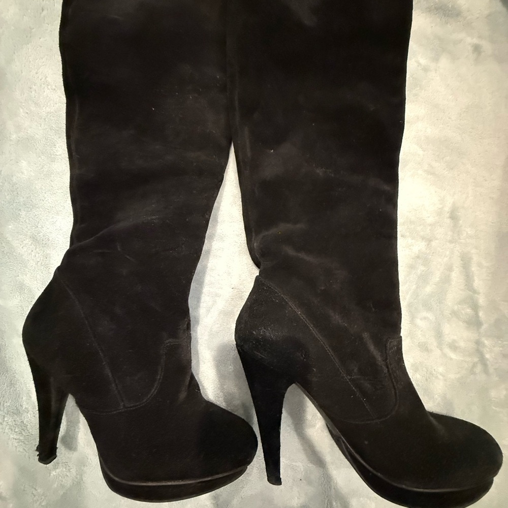 BCBG boot - Picture 2 of 2